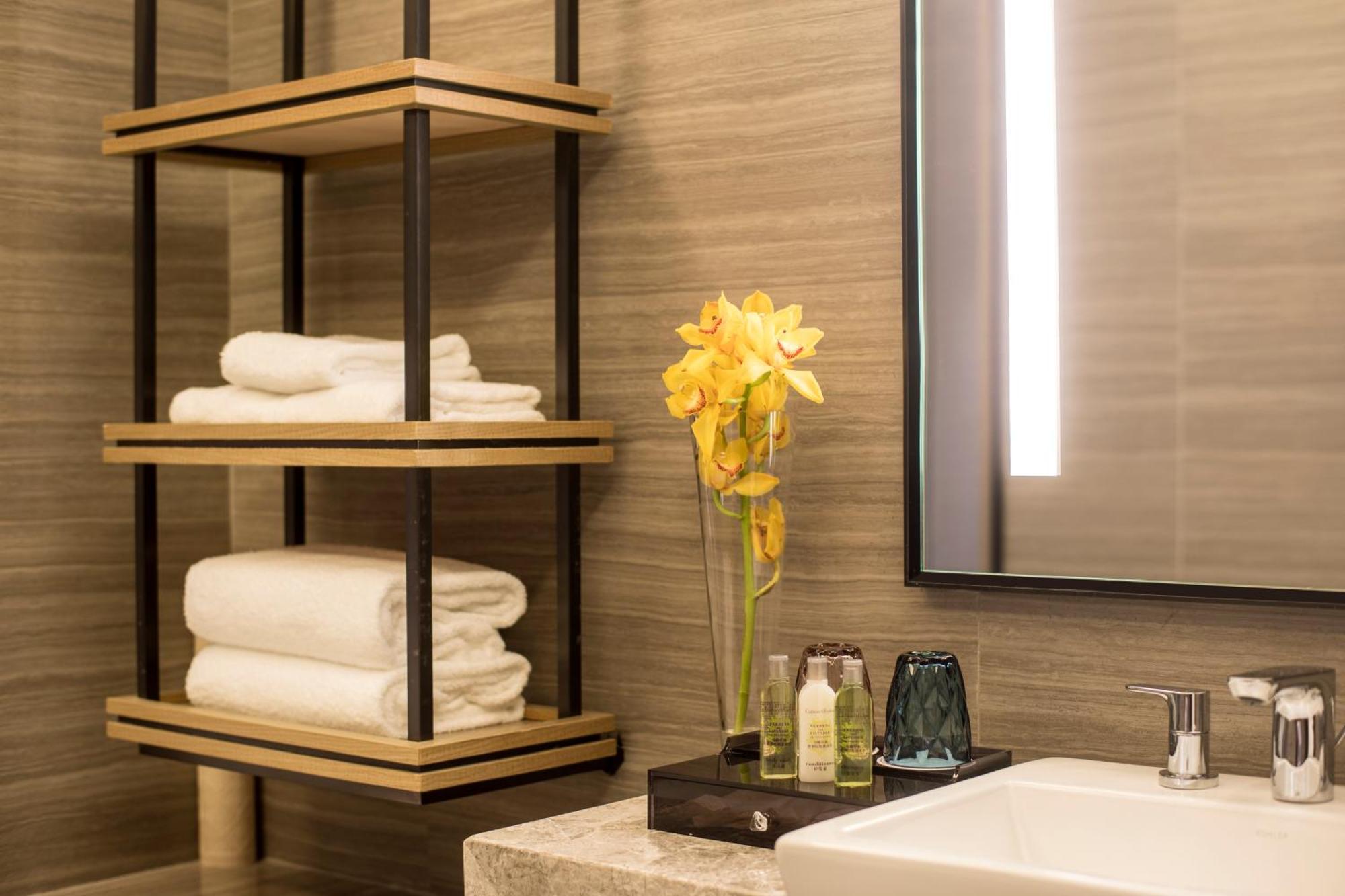 Doubletree By Hilton Shenzhen Longhua: Central Location Near Metro & Attractions Exterior photo